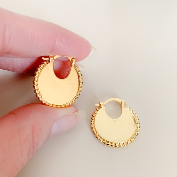 Small Statement Fan Earrings | 24k Gold Plated - Picture 6 of 7